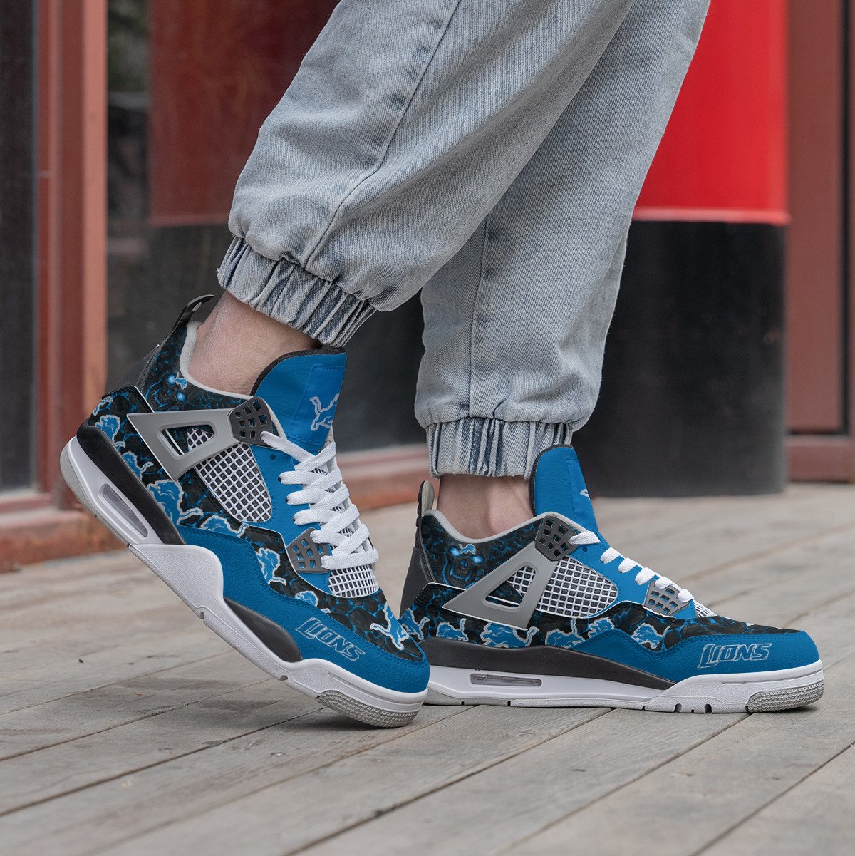 Detroit Lions Air Jordan 4 Sneaker