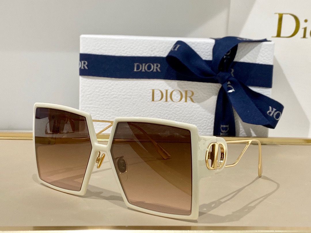 Dior 30 Montaigne SU