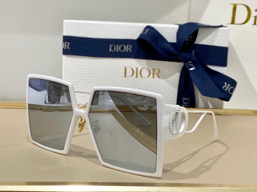 Dior 30 Montaigne SU