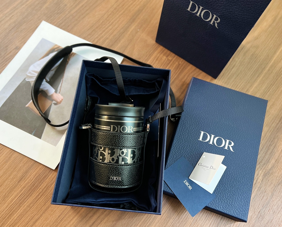 Dior Aqua Mug With Shoulder Strap Black For Women 5.5in/13.4cm 2ESKH324YMJ_H00N