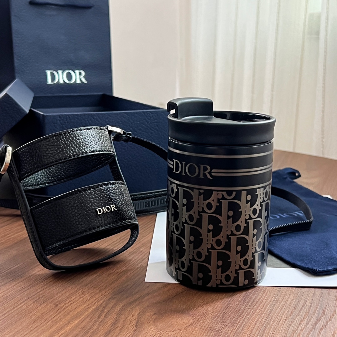 Dior Aqua Mug With Shoulder Strap Black For Women 5.5in/13.4cm 2ESKH324YMJ_H00N
