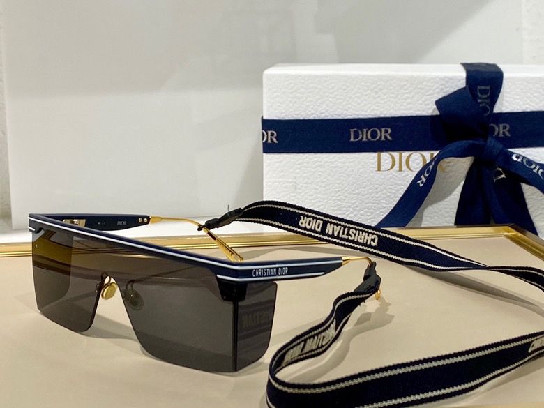 Dior Club M1U