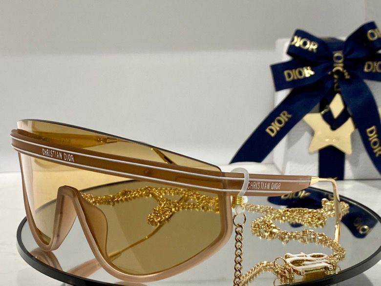 Dior Club M2U