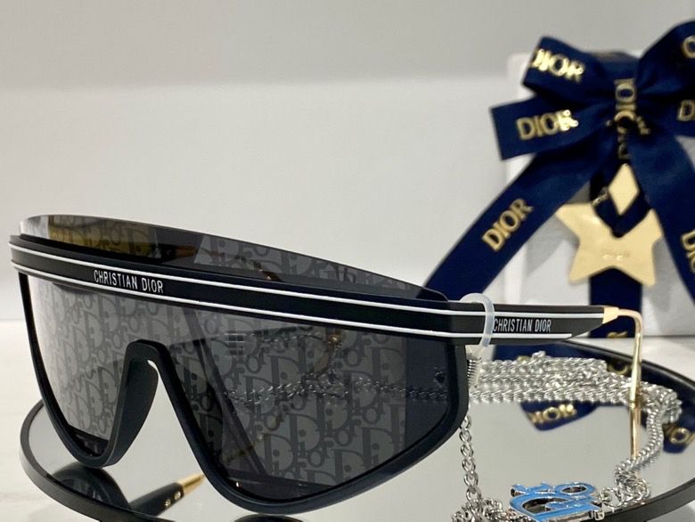 Dior Club M2U