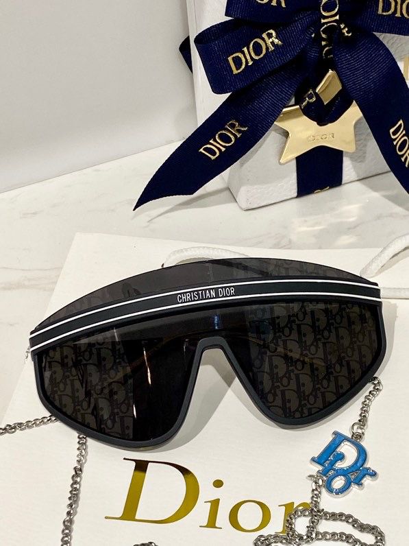 Dior Club M2U