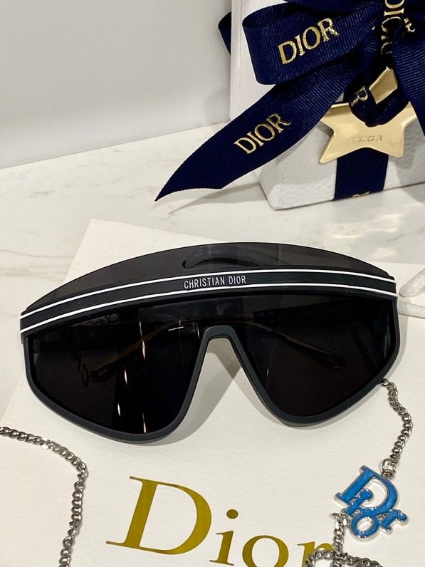 Dior Club M2U