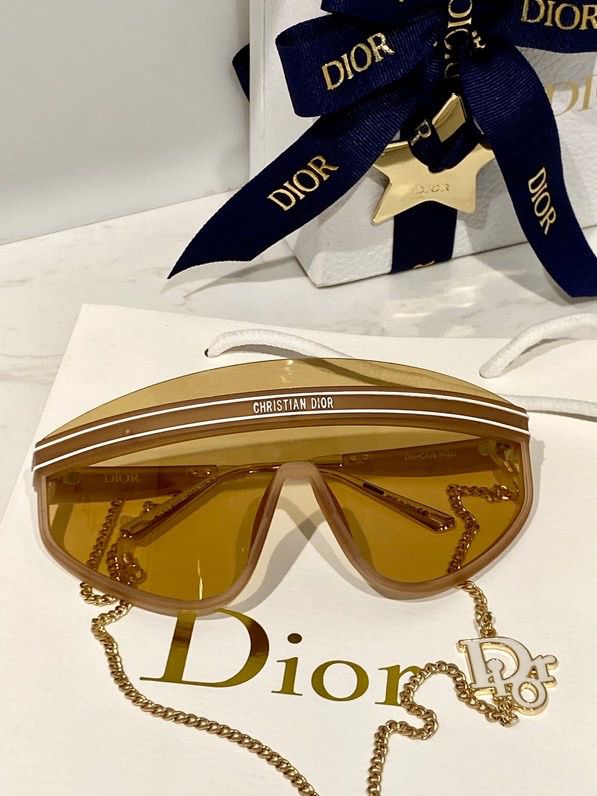 Dior Club M2U