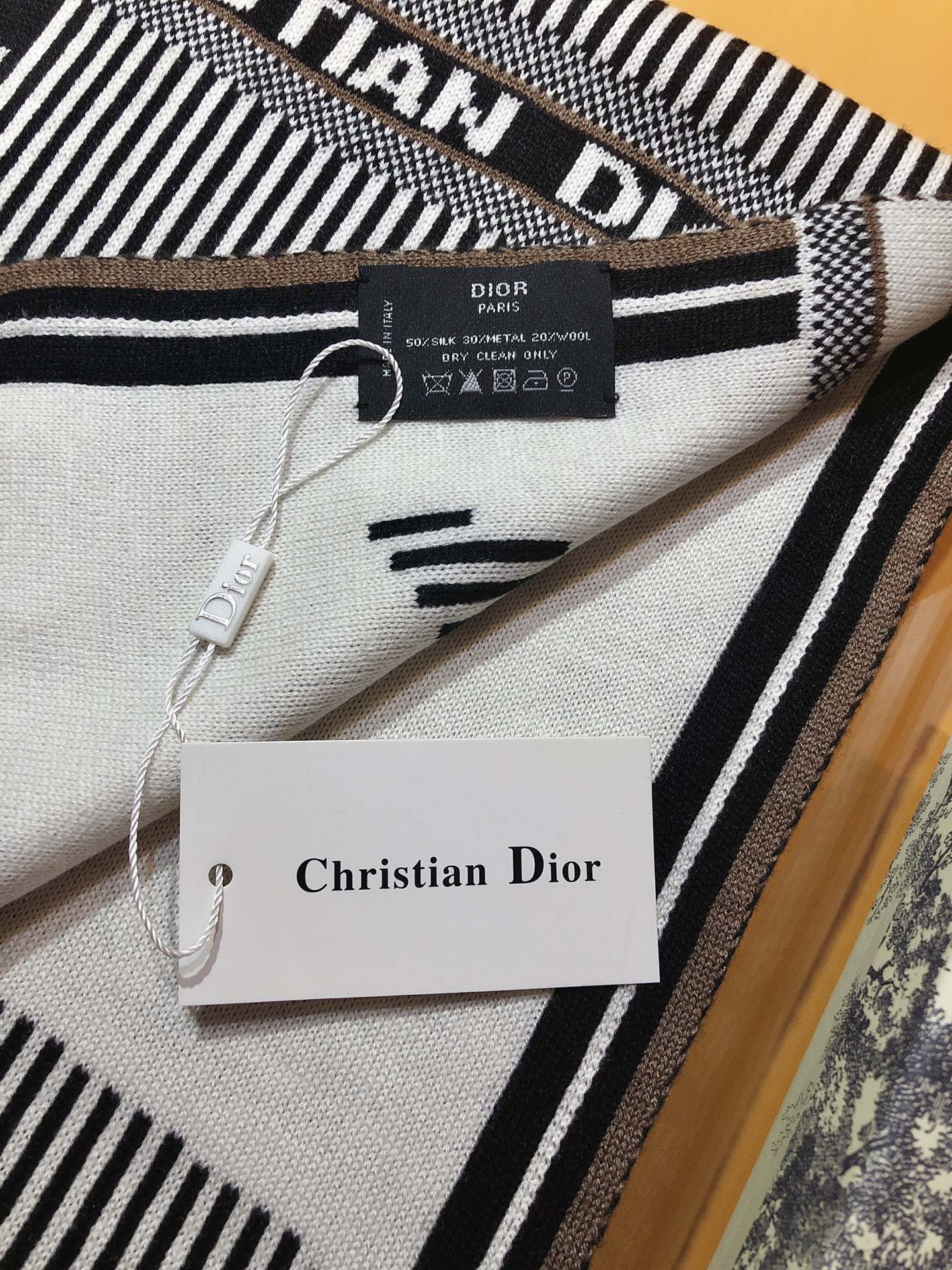 Dior Dioralps Reversible White/Black Wool and Cashmere Scarf 200cm/79in