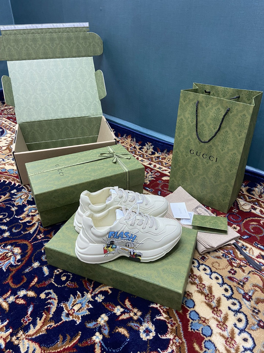 Disney x Gucci Women’s Rhyton Sneakers With Donald Duck White Ivory For Women 646509-DRW00-9522