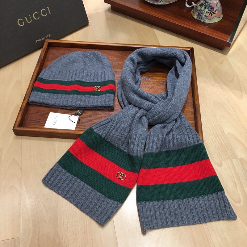 Gucci Beanie & Scarf Set In Grey