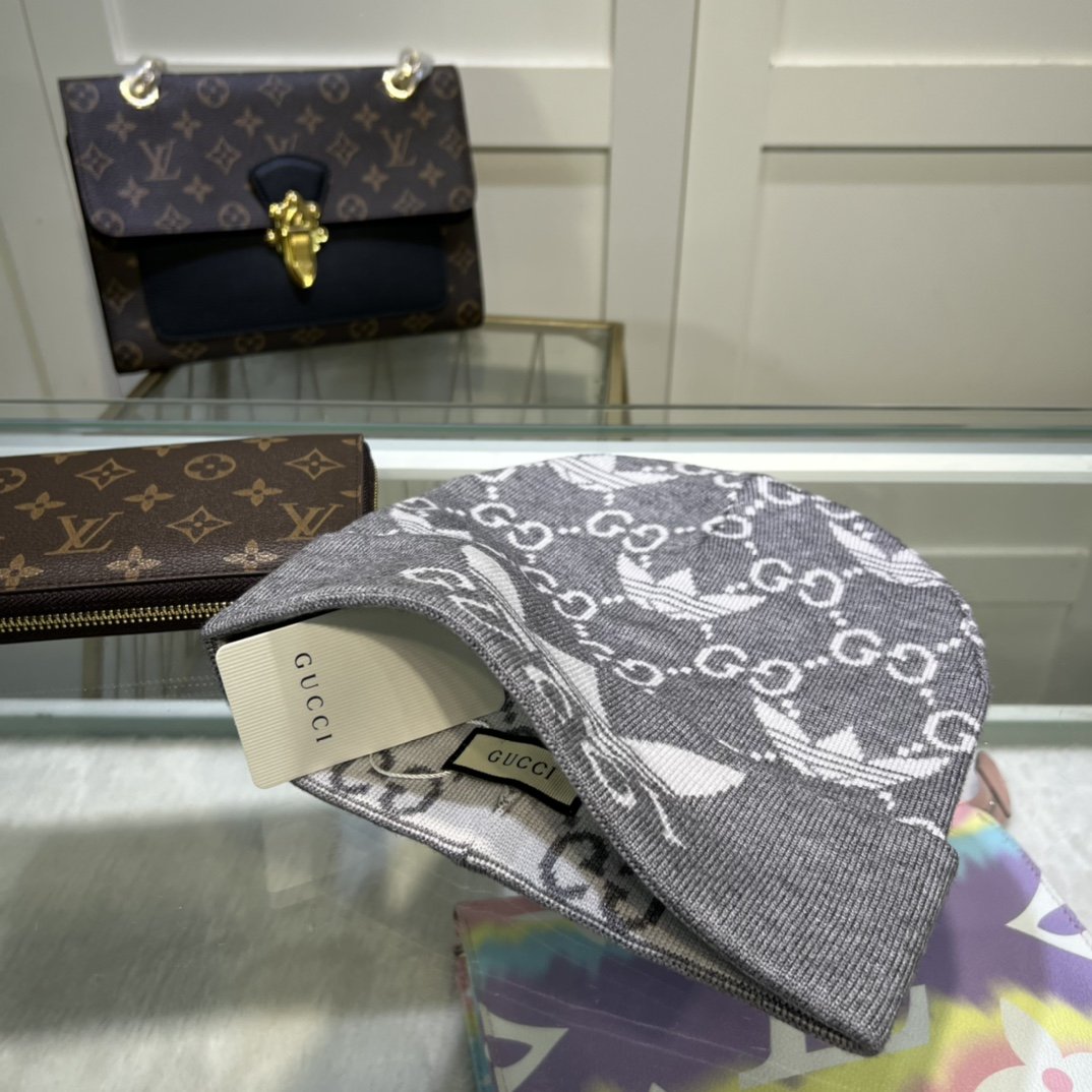 Gucci Beanie Cashmere In Grey