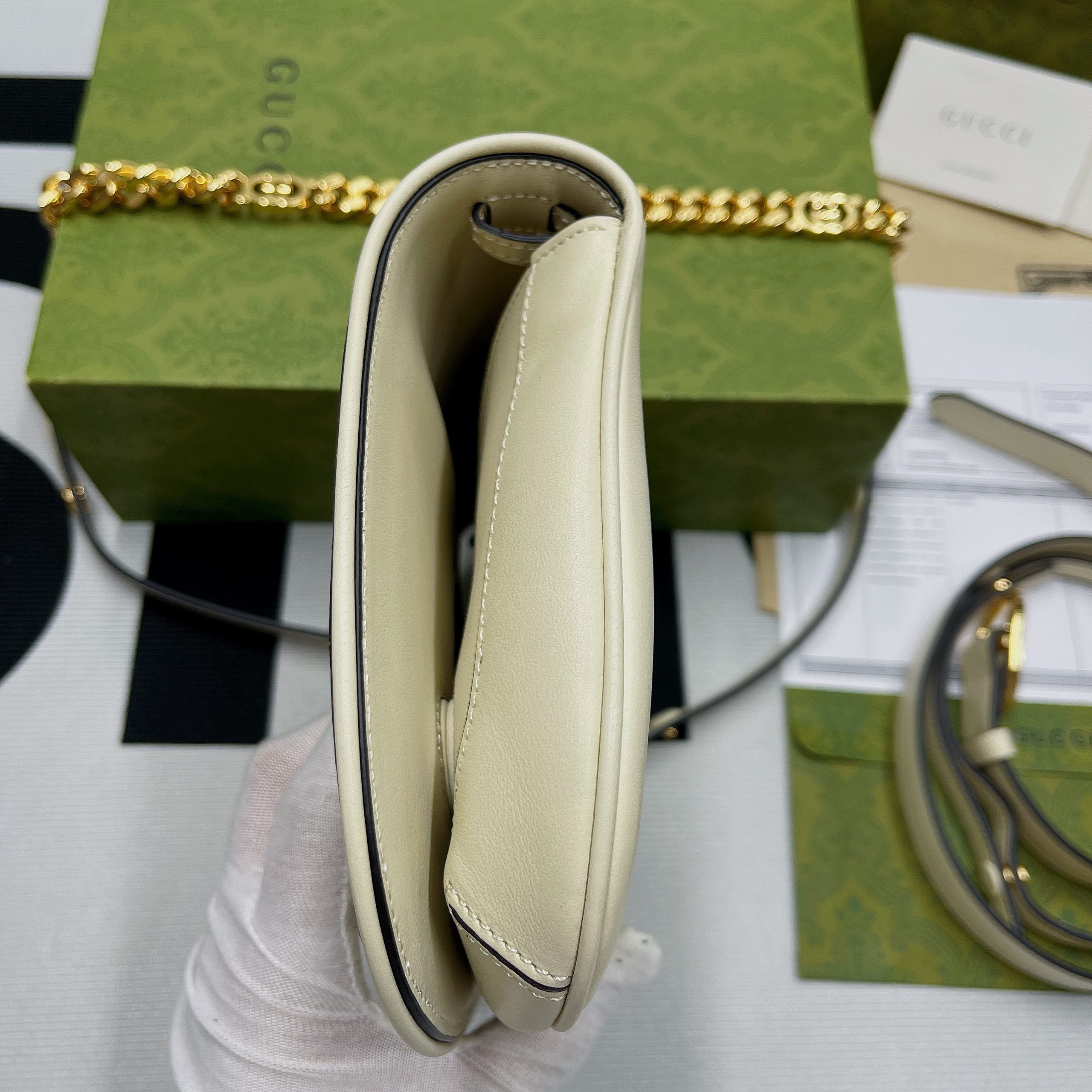 Gucci Blondie Shoulder Bag White For Women, Women’s Bags 11in/28cm GG 699268 UXX0G 9022