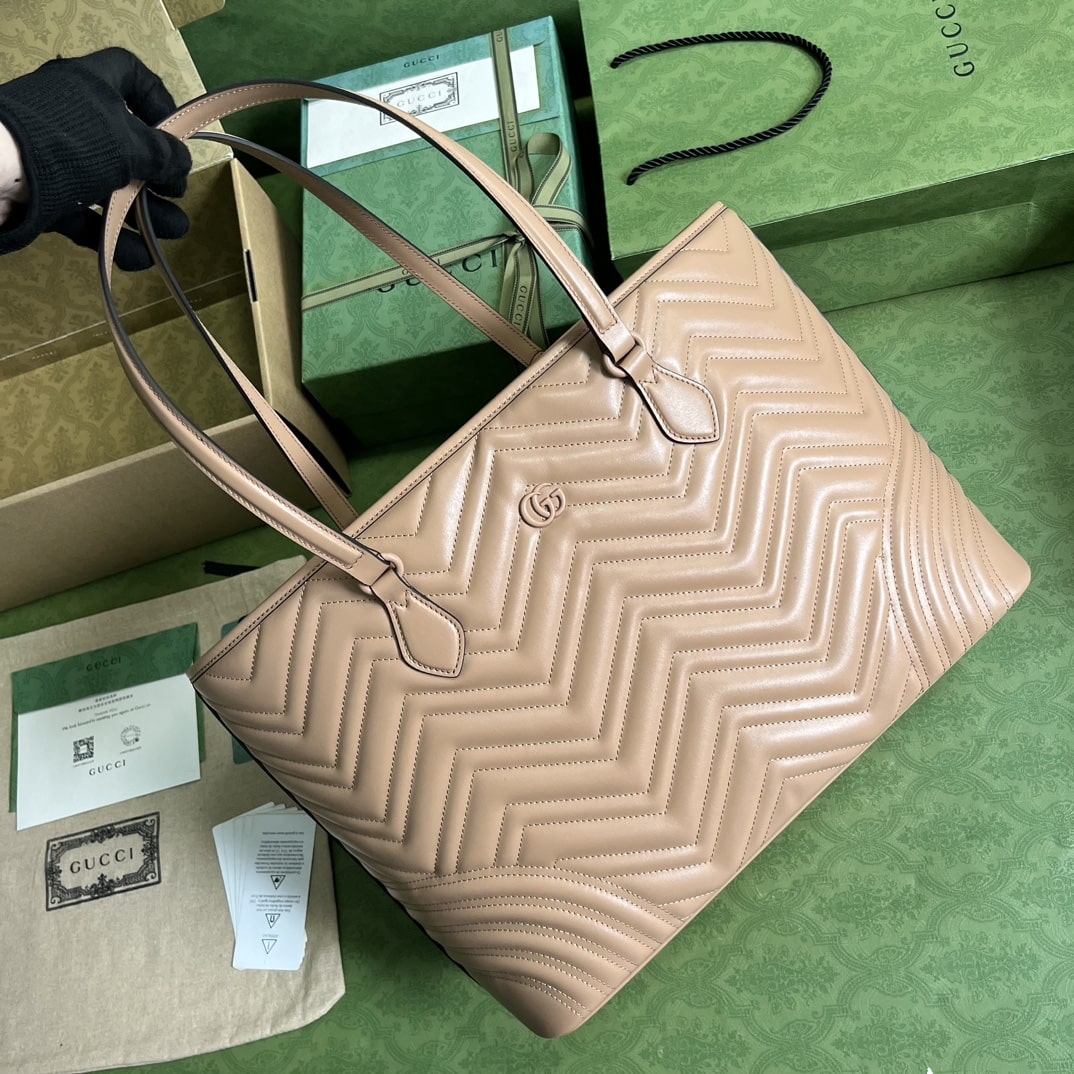 Gucci Casual Style Logo Totes Cream/Black For Women 38.5cm / 15.1in 739684 DAAAH 2754