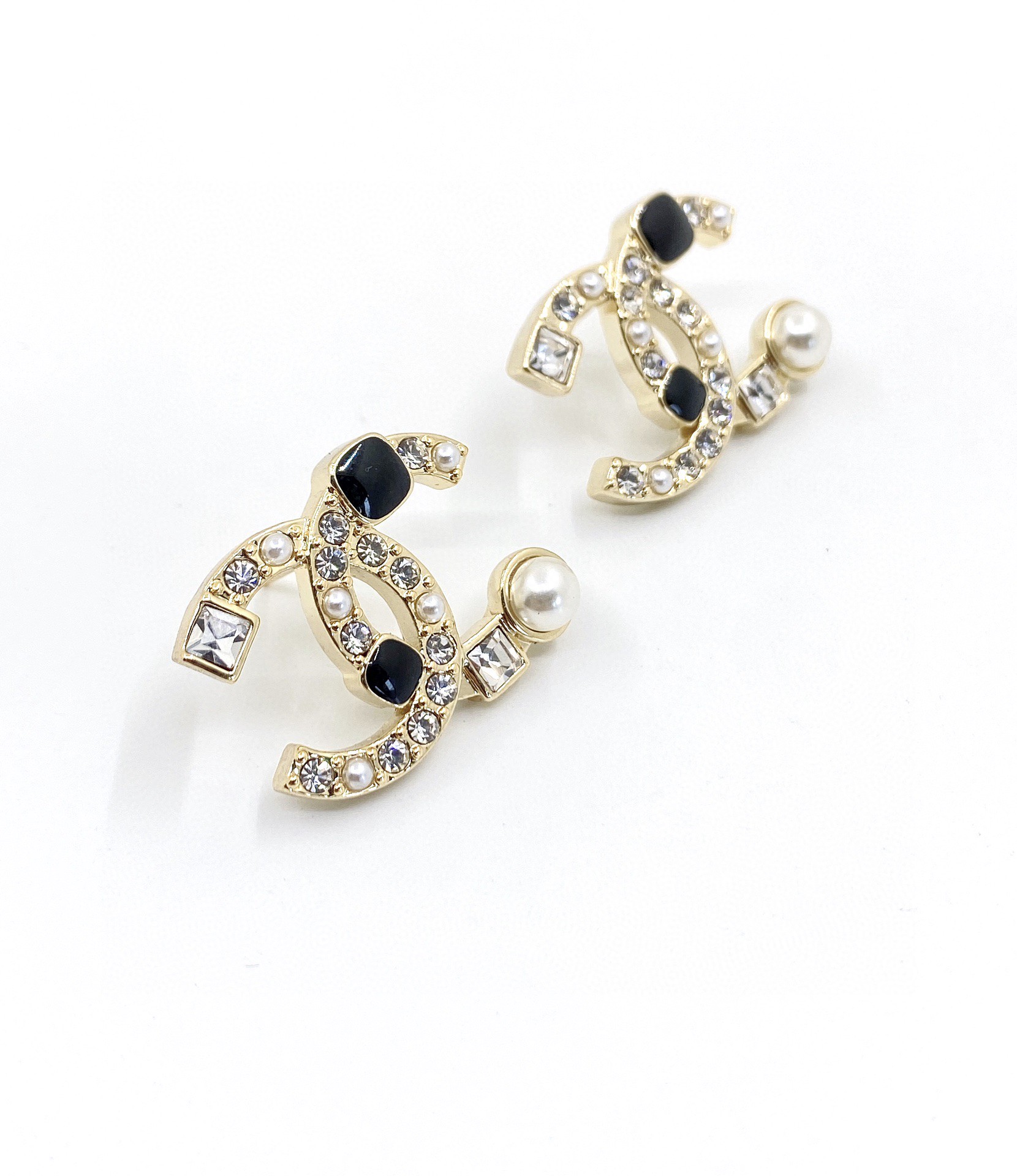 Gucci CC Earrings Silver For Women