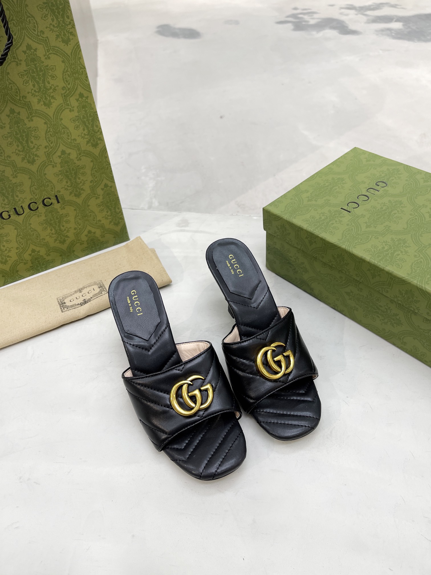 Gucci Double G Slide Sandal Chevron Matelasse Black For Women GG 674839 BKO00 1000