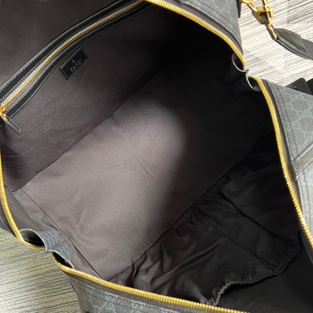 Gucci Duffle Bag With Interlocking G Black For Men 16.5in/42cm ?696014 92THF 1000