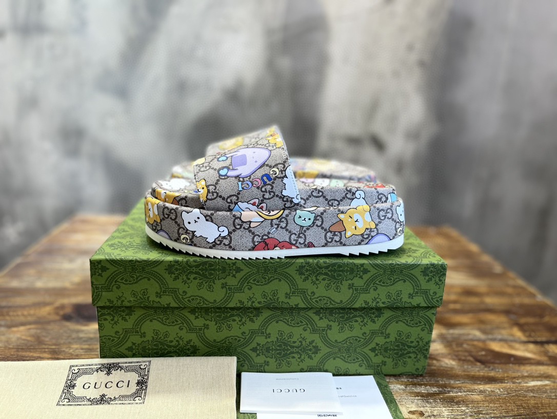 Gucci Gg Animal Print Platform Slide Sandal Grey For Women