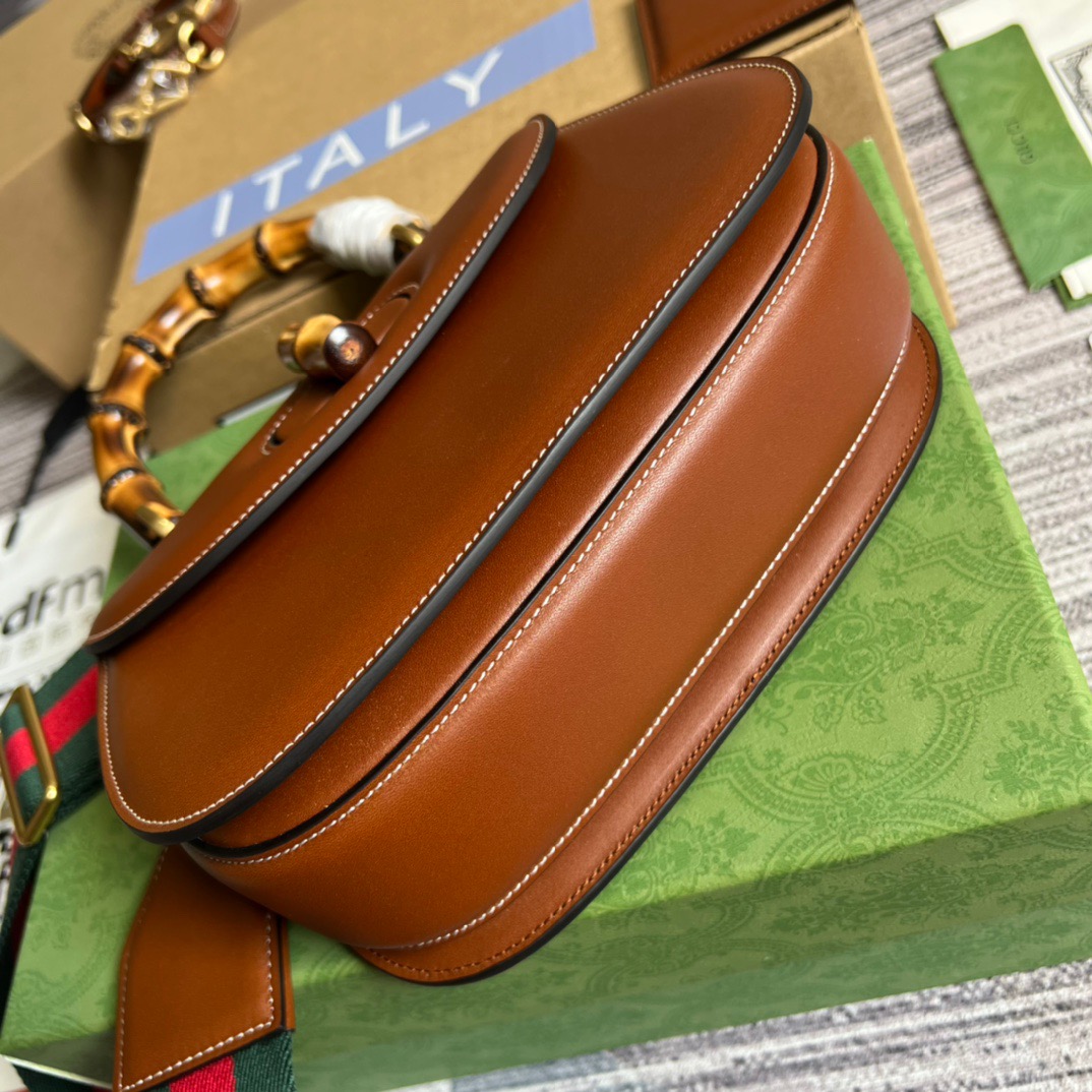 Gucci GG Bamboo 1947 Jumbo GG Small Bag White/ Brown/ Red For Women 8.3 in/ 21 cm