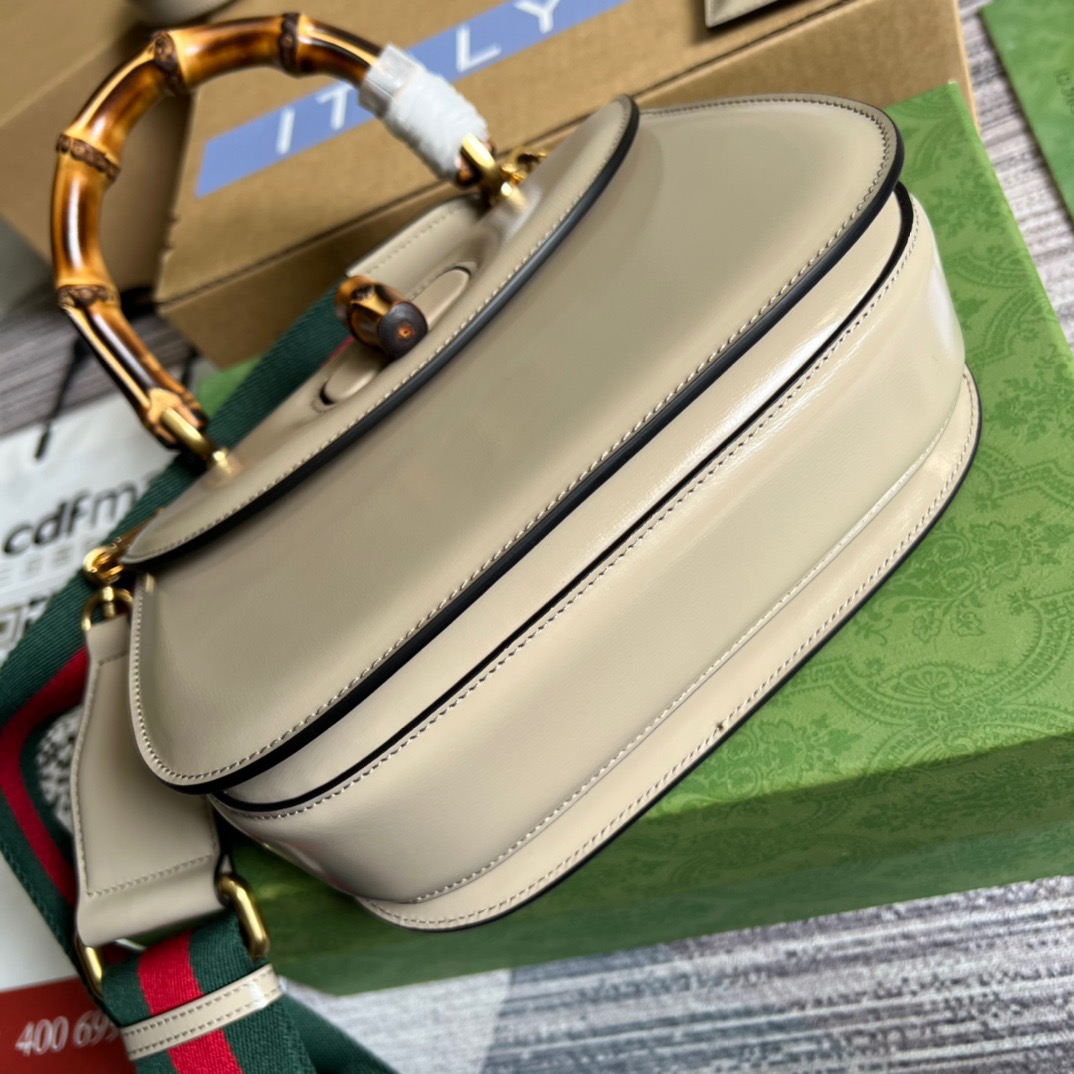 Gucci GG Bamboo 1947 Jumbo GG Small Bag White/ Brown/ Red For Women 8.3 in/ 21 cm