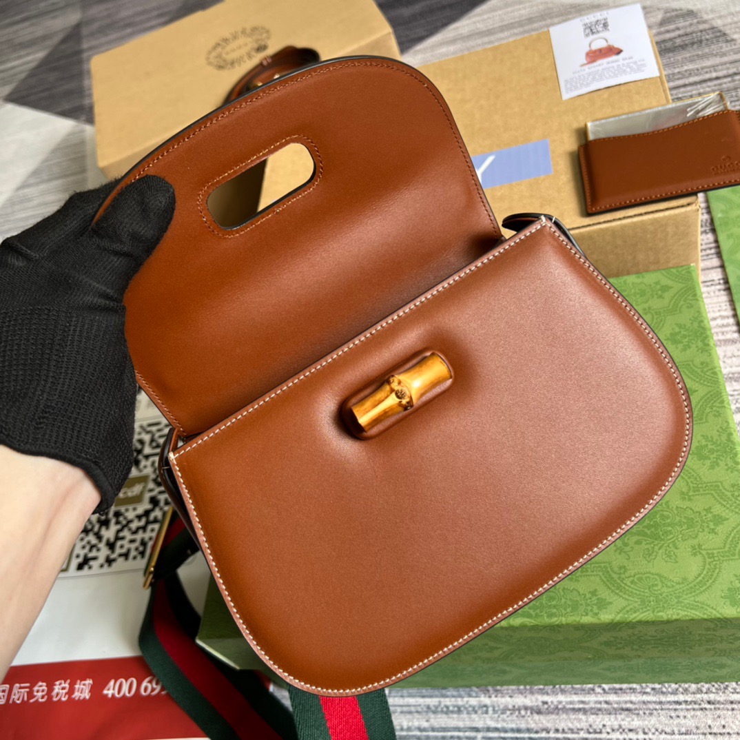 Gucci GG Bamboo 1947 Jumbo GG Small Bag White/ Brown/ Red For Women 8.3 in/ 21 cm