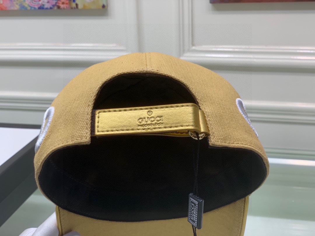 Gucci GG Canvas Baseball Cap In Beige