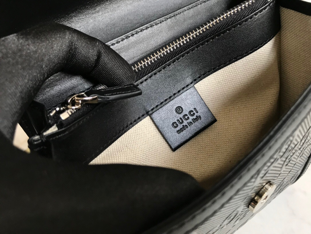 Gucci GG Embossed Messenger Bag Black GG Embossed For Men 8.1in/20.5cm GG 625782 1W3AN 1000465