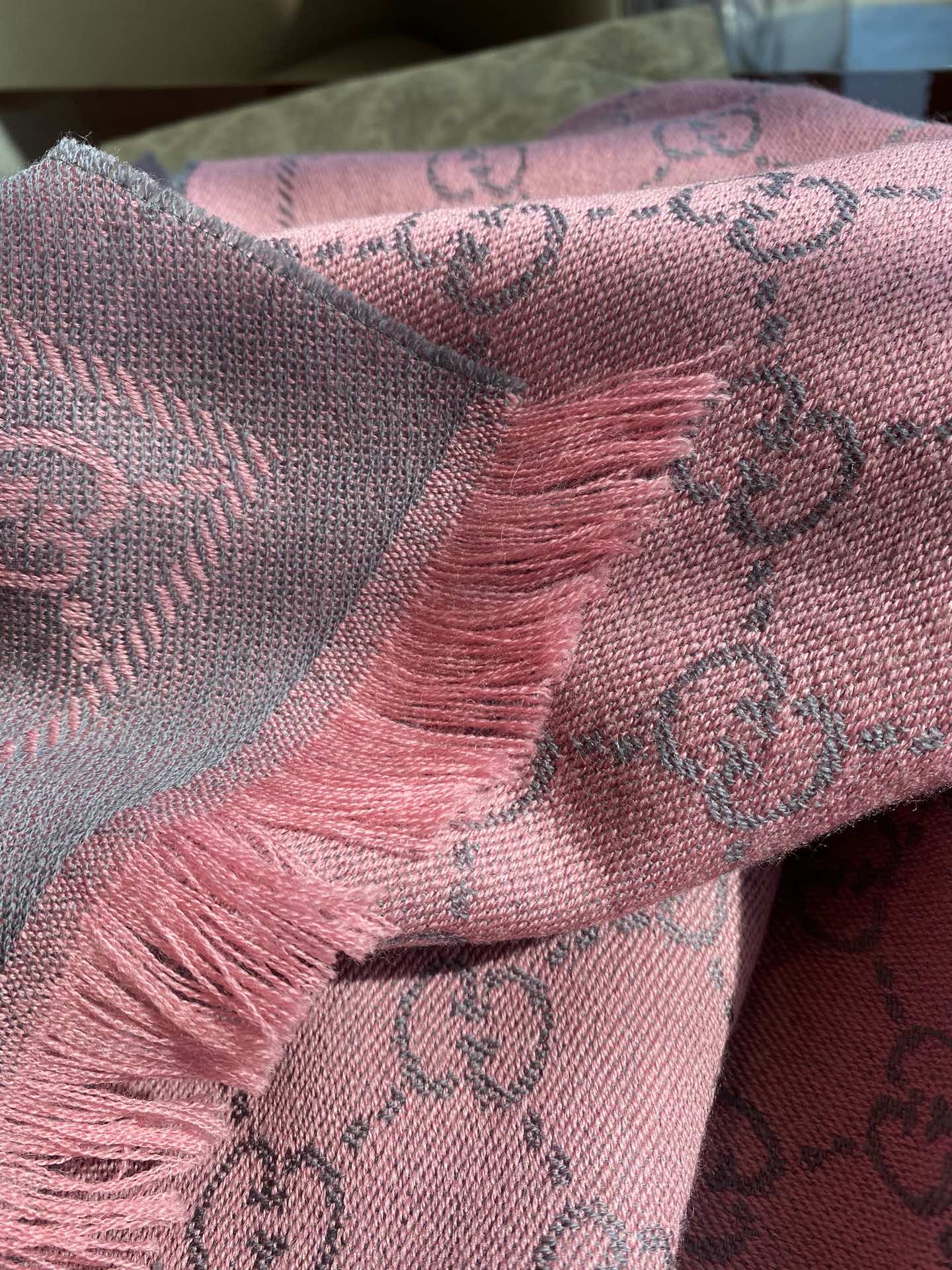 Gucci GG Lamé Lacquard Stole Scarf Pink 71in/180cm