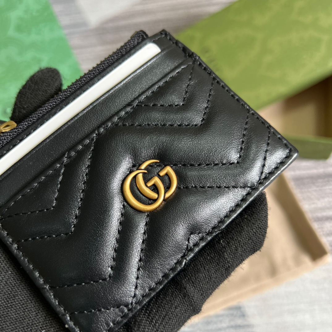 Gucci GG Marmont Keychain Wallet Black/Beige/ Red For Women? 627064 DTDHT 1000 3.9 in/ 10 cm