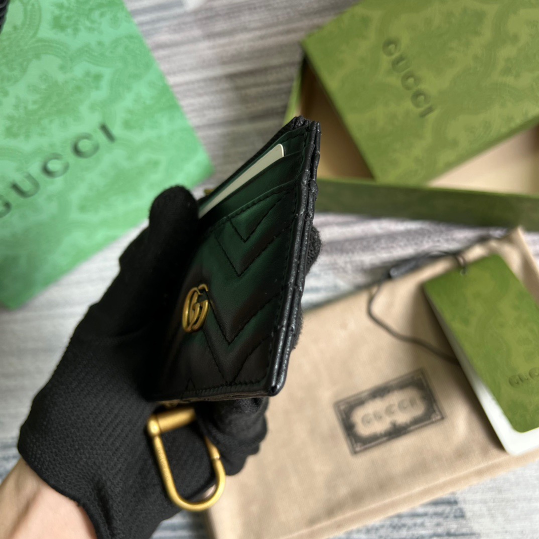 Gucci GG Marmont Keychain Wallet Black/Beige/ Red For Women? 627064 DTDHT 1000 3.9 in/ 10 cm