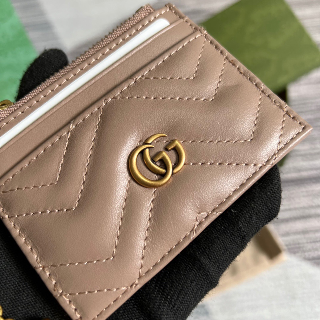 Gucci GG Marmont Keychain Wallet Black/Beige/ Red For Women? 627064 DTDHT 1000 3.9 in/ 10 cm