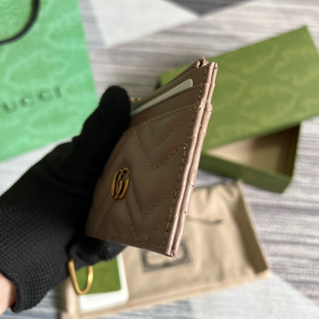 Gucci GG Marmont Keychain Wallet Black/Beige/ Red For Women? 627064 DTDHT 1000 3.9 in/ 10 cm