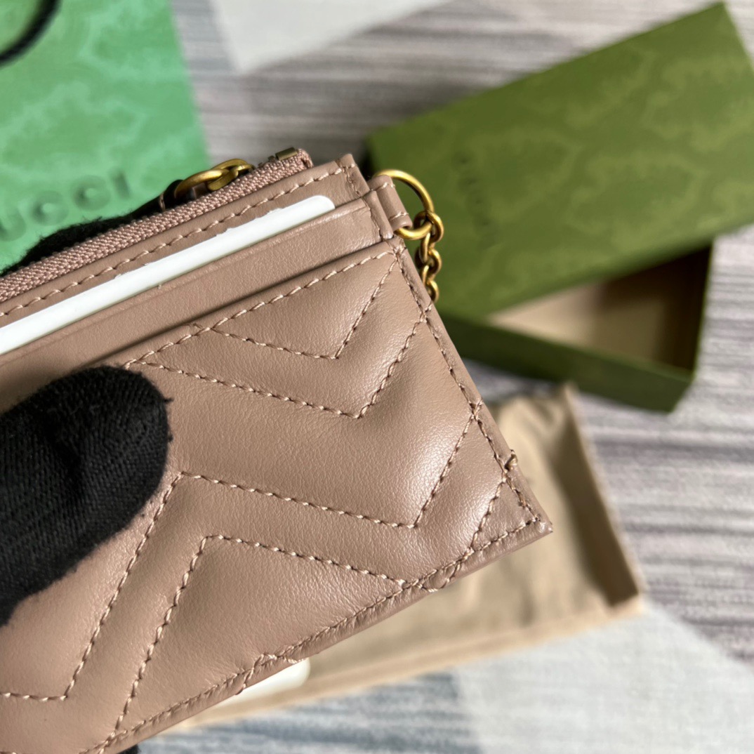 Gucci GG Marmont Keychain Wallet Black/Beige/ Red For Women? 627064 DTDHT 1000 3.9 in/ 10 cm
