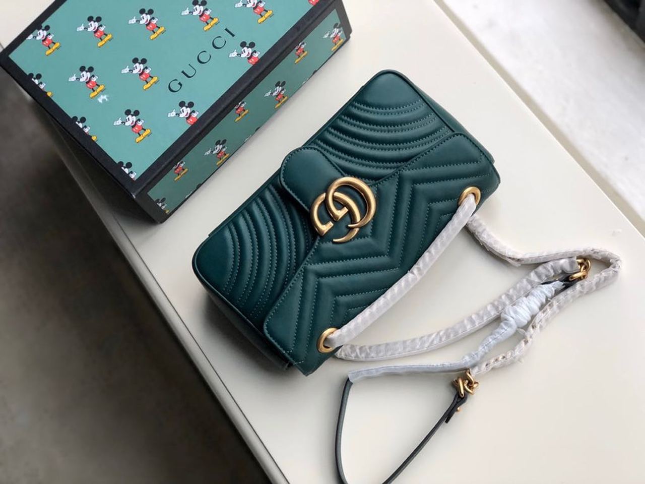 Gucci GG Marmont Small Matelassé Shoulder Bag Green Matelassé Chevron For Women 10in/26cm 443497