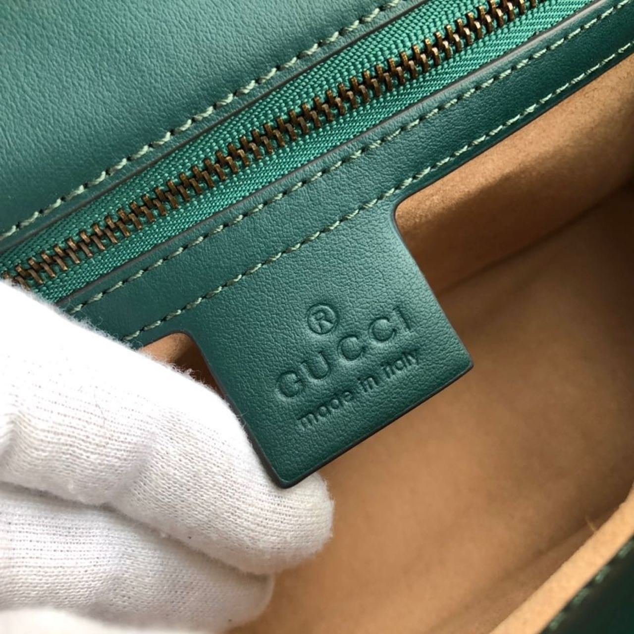 Gucci GG Marmont Small Matelassé Shoulder Bag Green Matelassé Chevron For Women 10in/26cm 443497