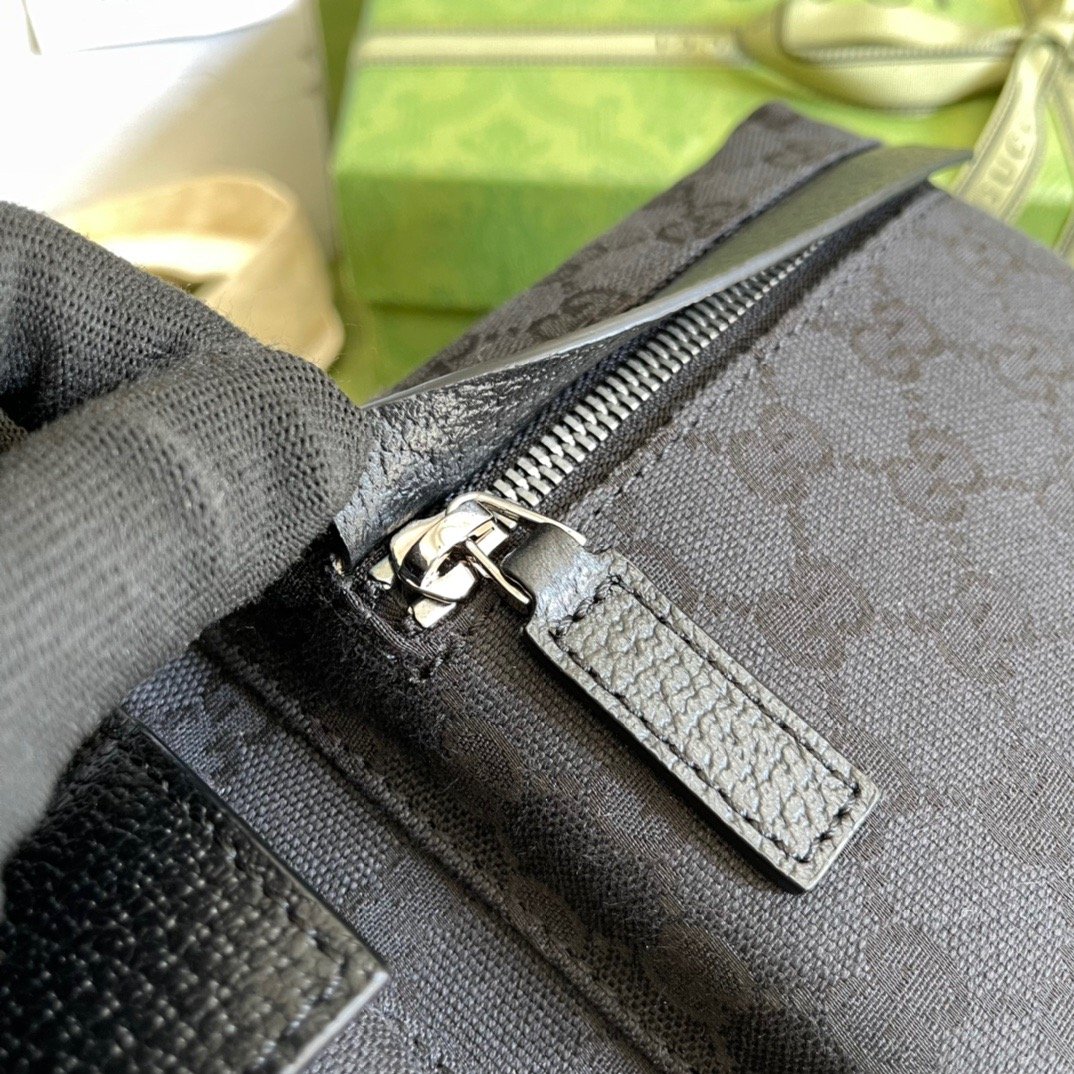 Gucci GG Supreme Canvas Two Pocket Waist Belt Bag Black GG Supreme Canvas For Men  3in/7.5cm GG