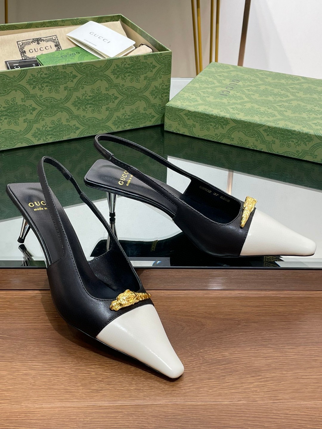 Gucci Gg Two-Tone Slingback Mid-Heel Pump White And Black For Women