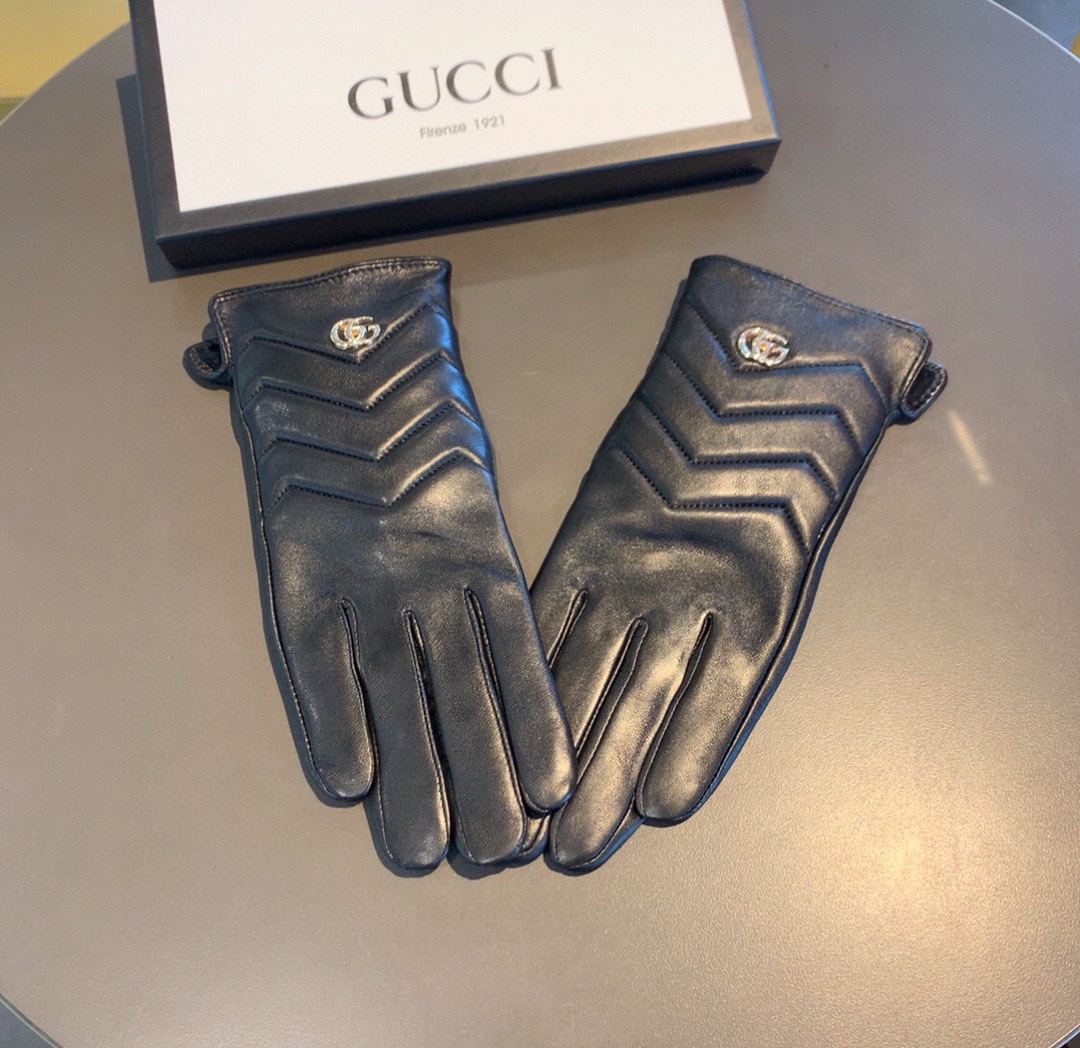 Gucci Gloves With Signature Double G Motif In Black