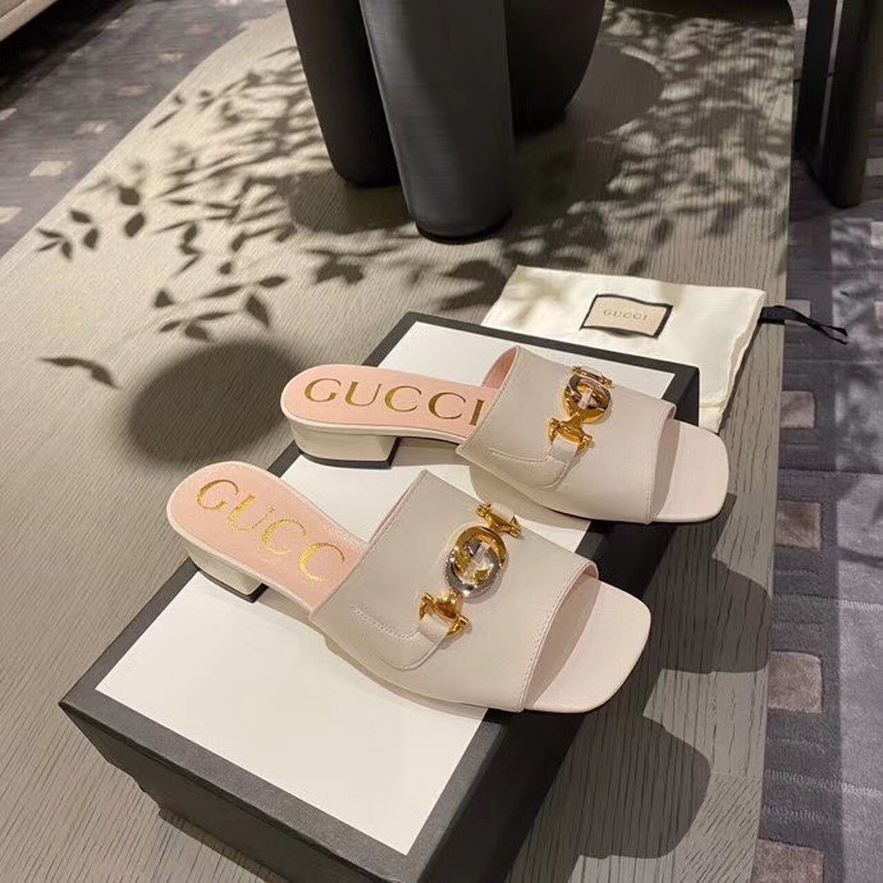 Gucci Gucci Zumi Slide Sandals White For Women GG