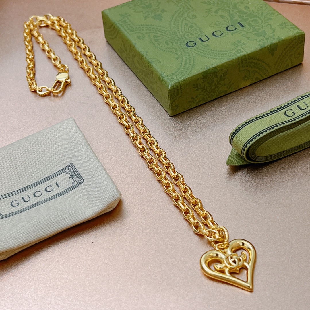 Gucci Heart GG Top Necklace Gold For Women