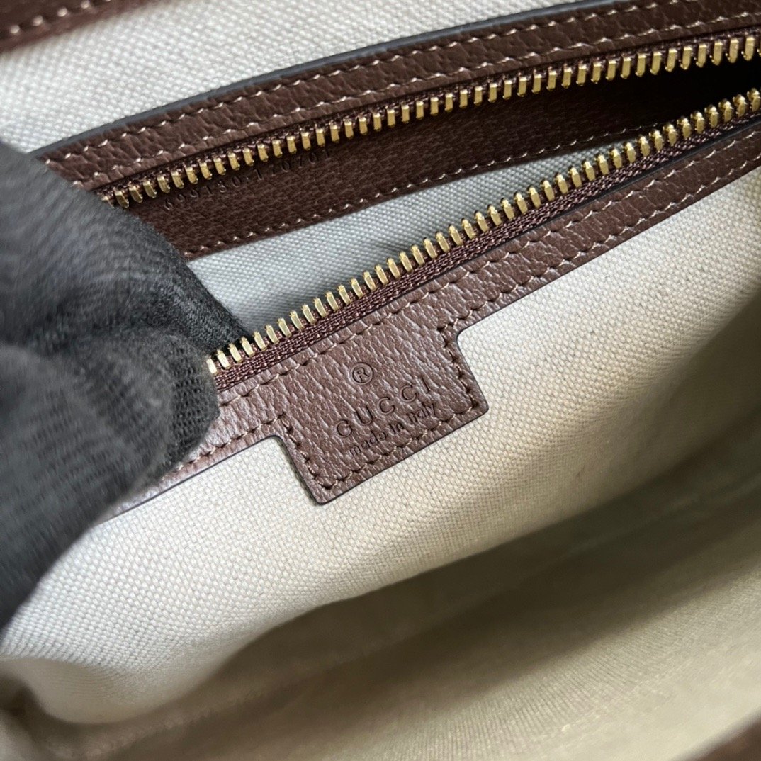 Gucci Jumbo GG Messenger Bag Camel And Ebony Jumbo GG Canvas For Women  9.6in/24.5cm