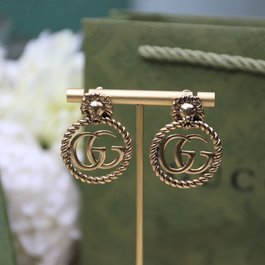 Gucci Lion Head Earrings Gold Tone For Women