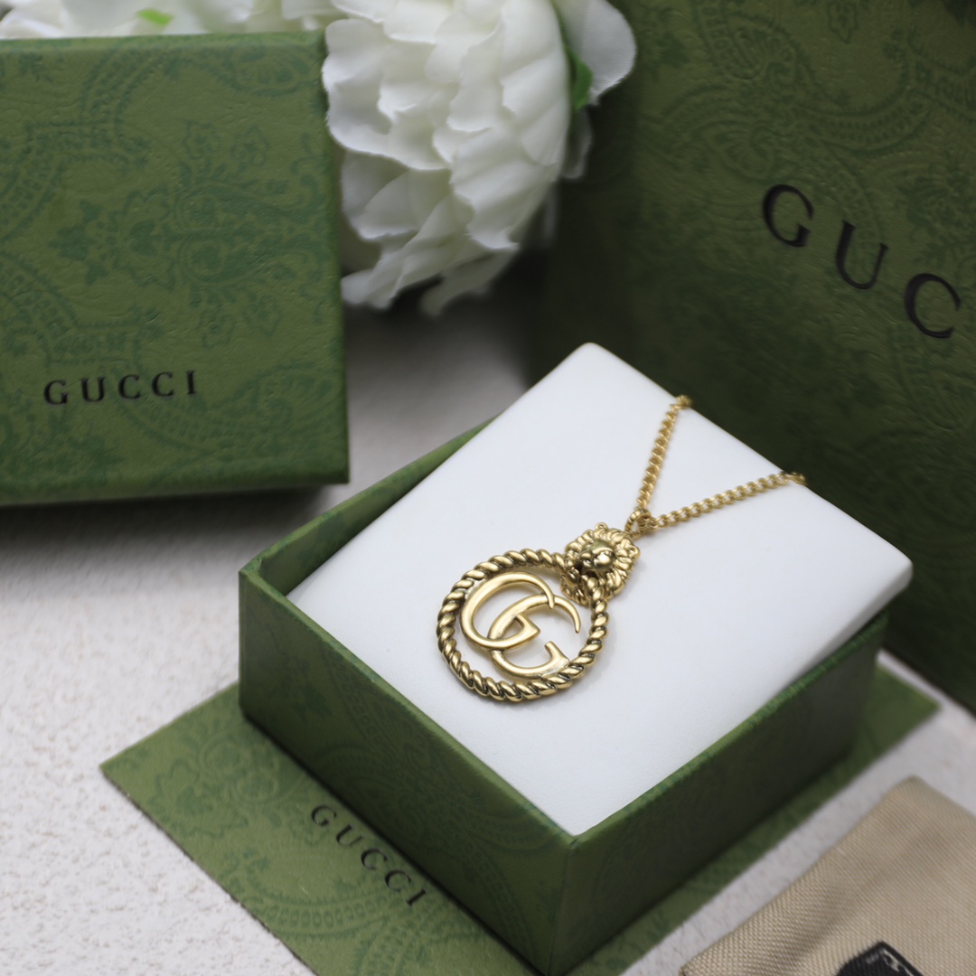 Gucci Lion Head Necklace Gold Tone For Women