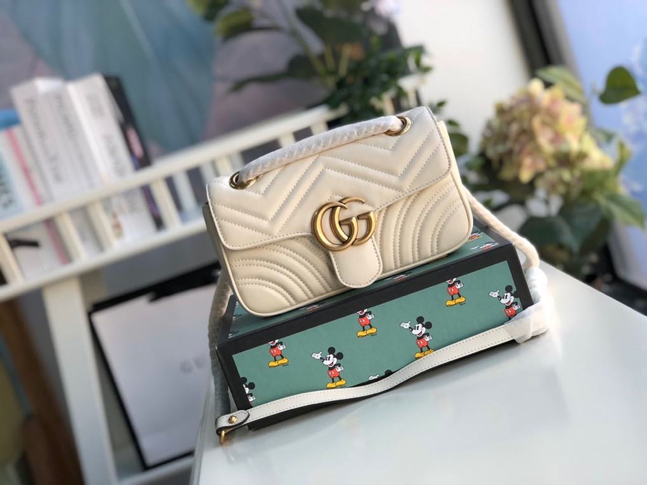 Gucci Marmont Matelassé Mini Bag  White  For Women 8.5in/22cm GG 446744 DTDIT 9022