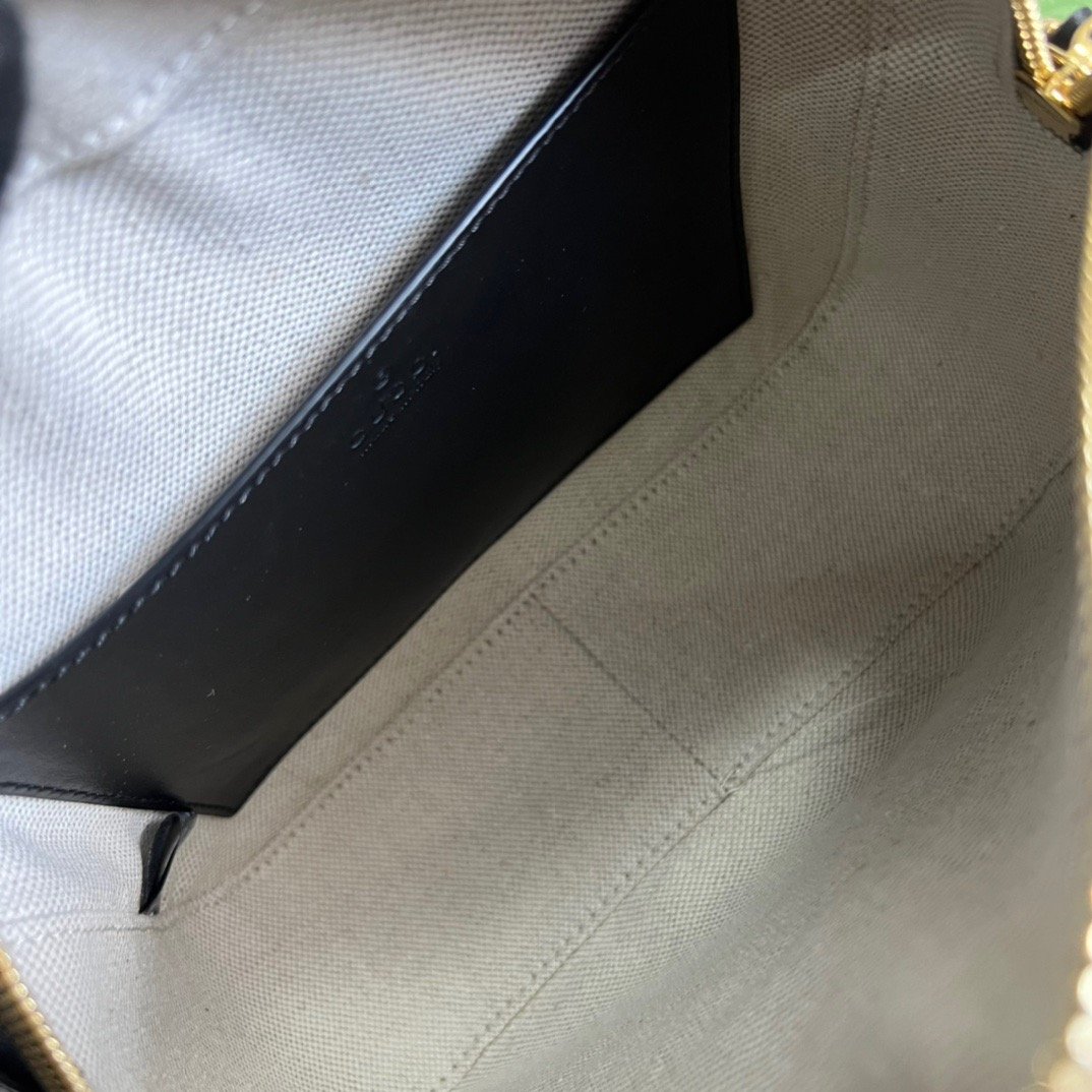 Gucci Matelasse Shoulder Bag Black For Women, Women’s Bags 8.5in/22cm GG 702234 UM8HG 1046