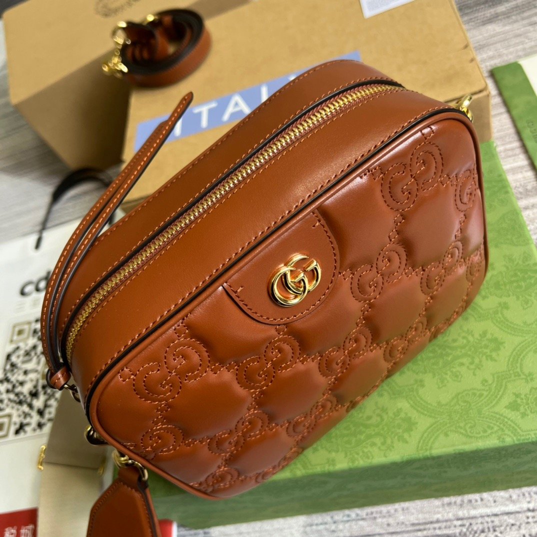 Gucci Matelasse Shoulder Bag Red For Women, Women’s Bags 8.5in/22cm GG 702234 UM8HG 2595