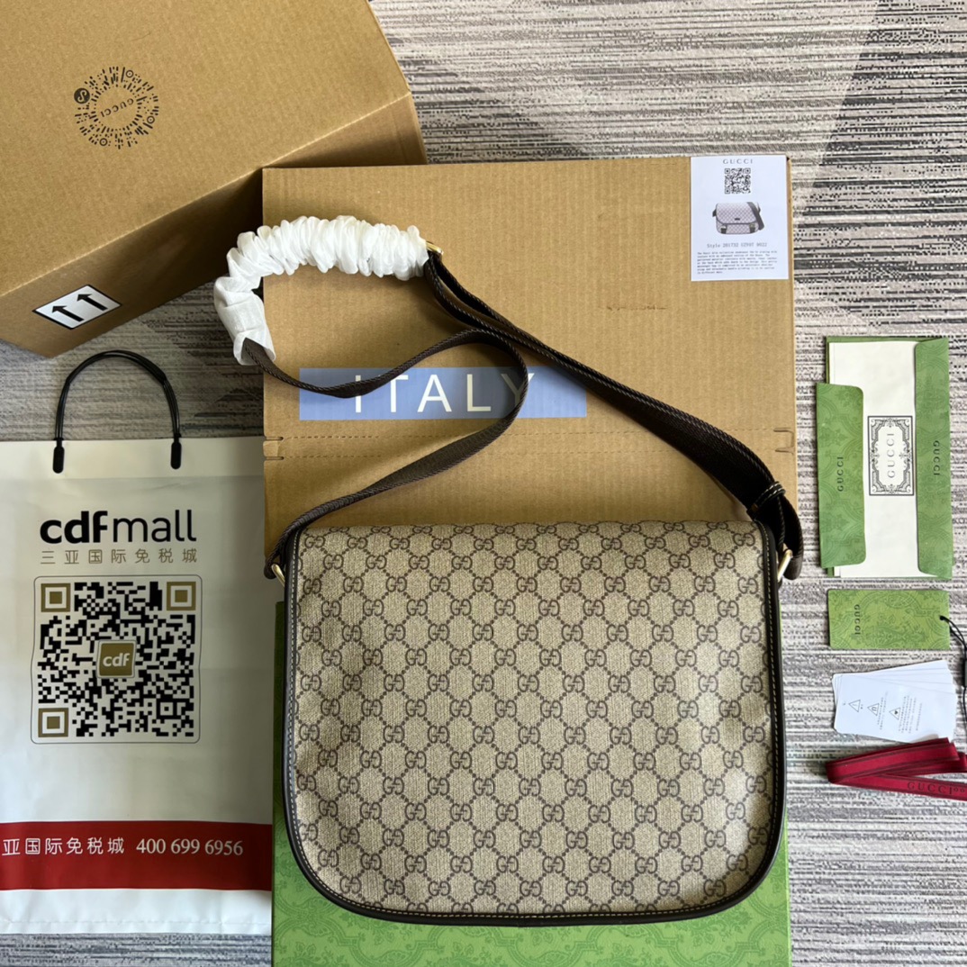 Gucci Messenger Bag Shoulder Bag Beige GG Supreme Canvas For Women,Men 12.9in/33cm 2101214094842
