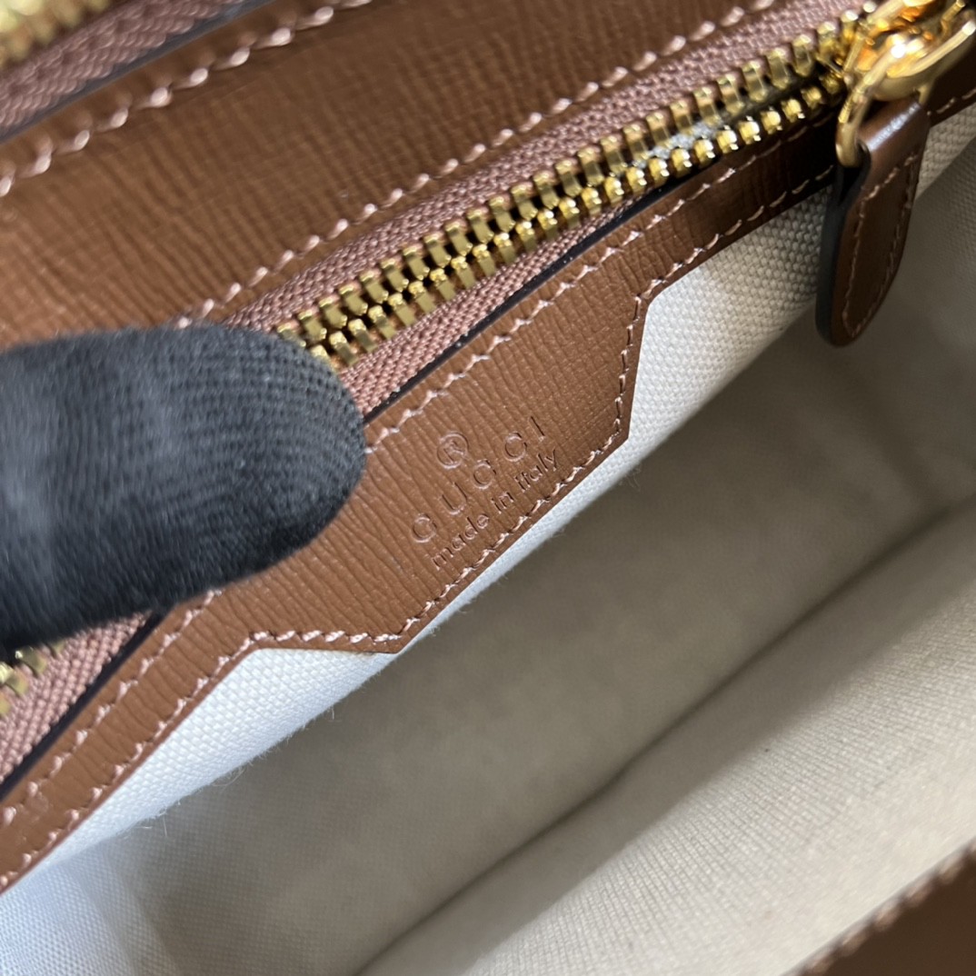 Gucci Messenger Bag With Interlocking G Beige And Ebony GG Supreme Canvas And Brown For Men 8in/21cm GG 674164 92THG