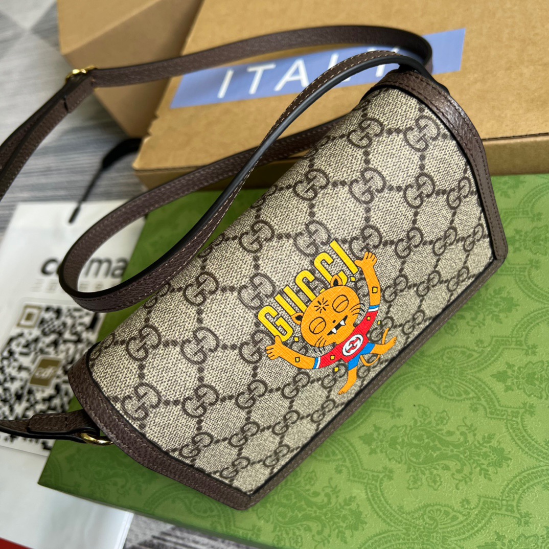 Gucci Mini Kitten Printed Monogrammed Coated-Canvas Messenger Bag Beige And Ebony GG Supreme Canvas, An Eco-Friendly Material For Women  7.1in/18cm GG