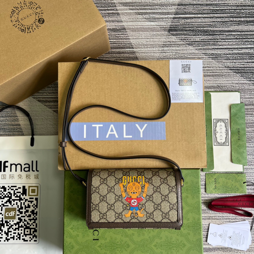 Gucci Mini Kitten Printed Monogrammed Coated-Canvas Messenger Bag Beige And Ebony GG Supreme Canvas, An Eco-Friendly Material For Women  7.1in/18cm GG