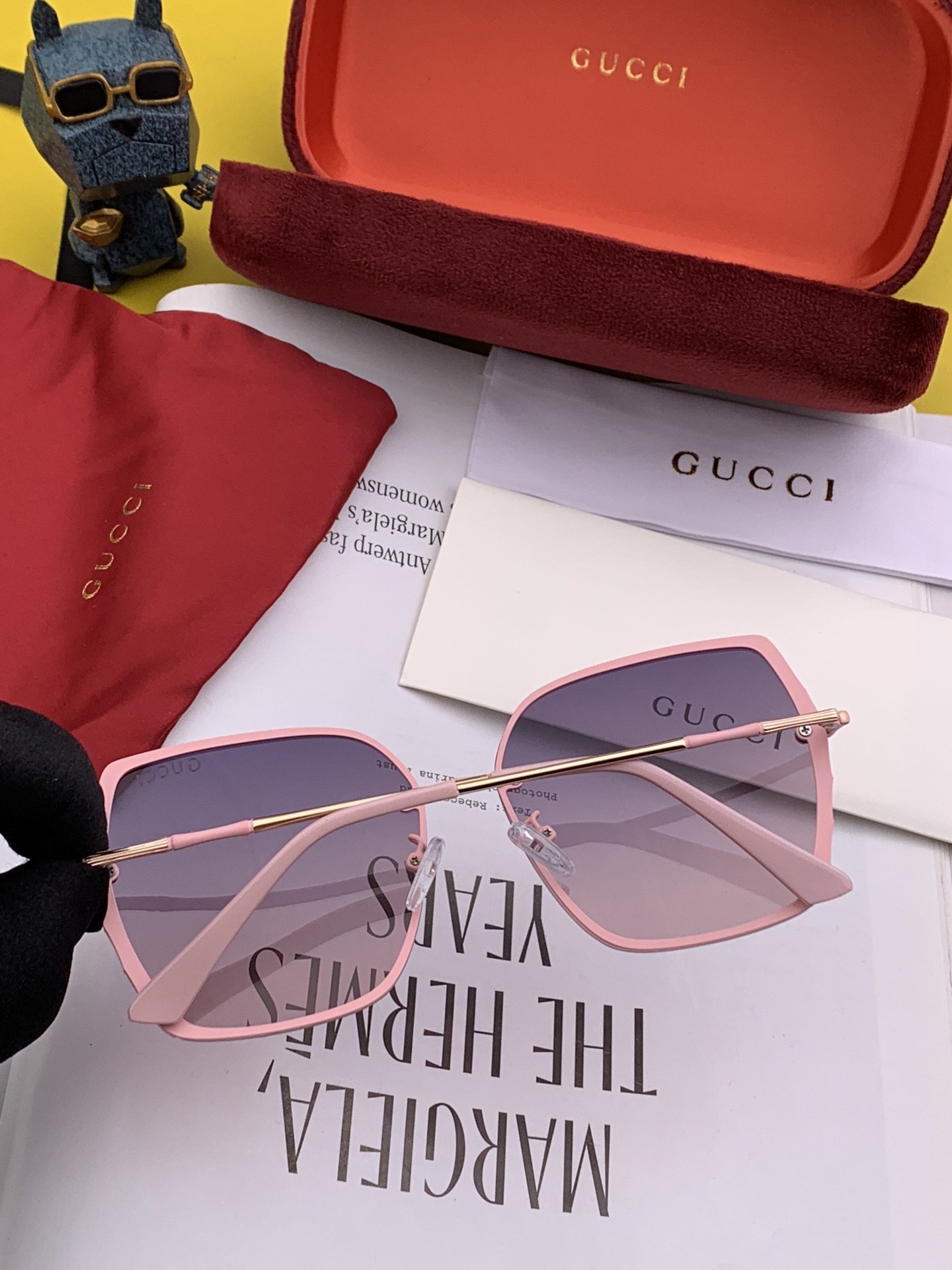 Gucci Oversize Oval-Frame Sunglasses